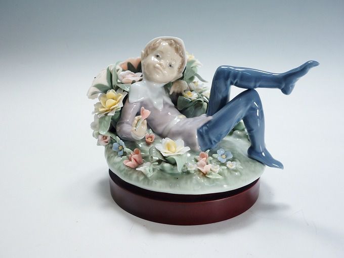 リヤドロのフィギュリン『夢見る妖精』 | 東京世田谷の買取専門